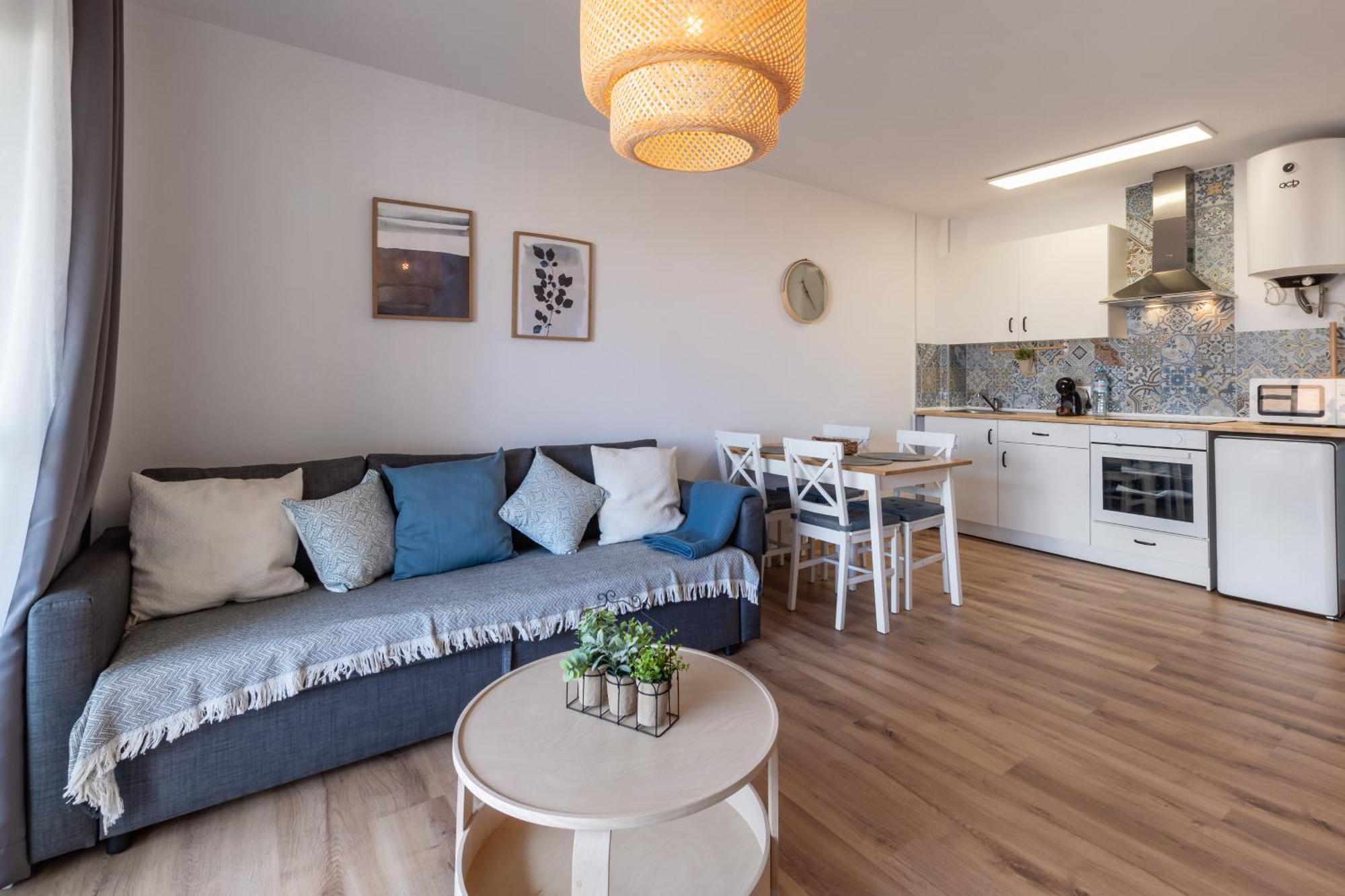 Renovated Apartment On Beachside With Pool Nerja Δωμάτιο φωτογραφία