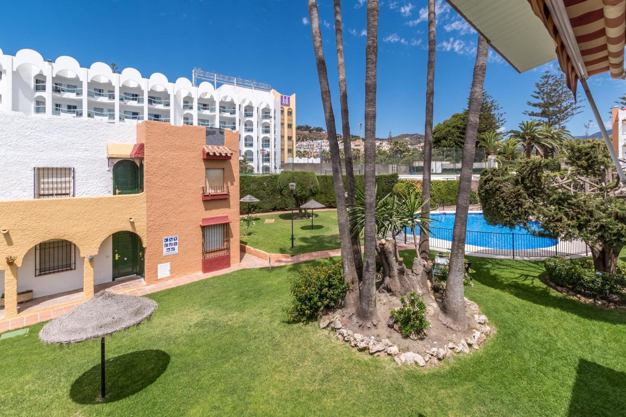 Renovated Apartment On Beachside With Pool Nerja Εξωτερικό φωτογραφία